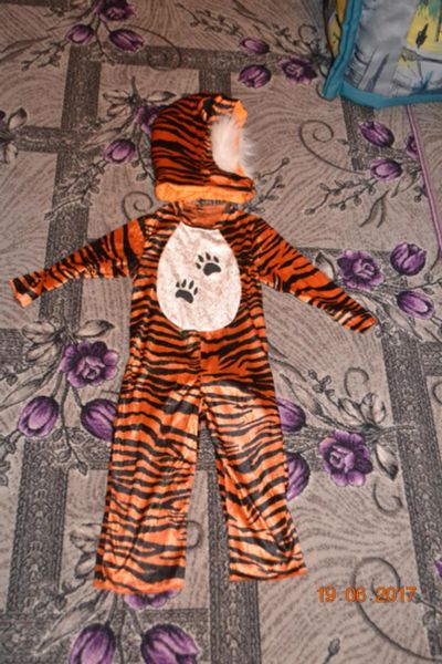 Лот: 9856321. Фото: 1. Костюм тигра на 2 года. Детские карнавальные, праздничные костюмы