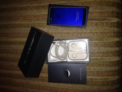 Лот: 3280035. Фото: 1. Продам iPhone 5 16gb эксклюзивного... Смартфоны