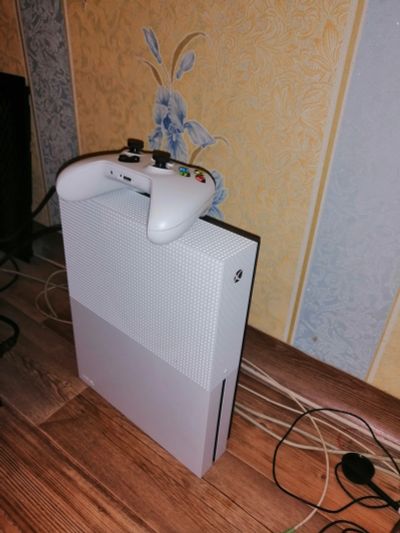 Лот: 18343347. Фото: 1. Xbox one s 1tb. Gamepass пол года... Игровые приставки, консоли
