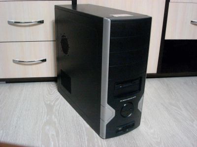 Лот: 7948317. Фото: 1. 4 ядра , игровой сист блок. Компьютеры в сборе
