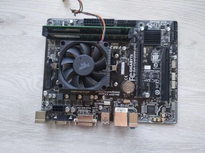 Лот: 17920890. Фото: 1. Комплект: Материнская плата Gigabyte... Материнские платы