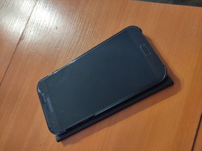 Лот: 17078418. Фото: 1. Samsung galaxy a7 2017. Смартфоны