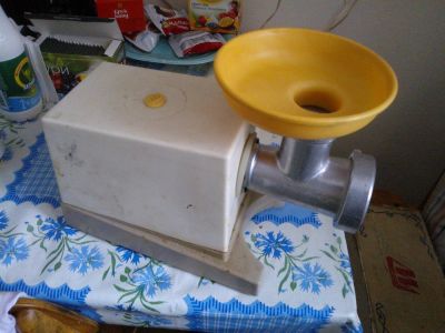 Лот: 3616368. Фото: 1. Мясорубка электрическая СССР. Кухонная