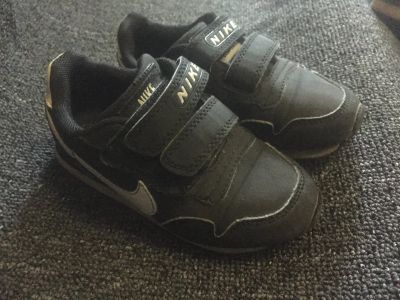 Лот: 12169854. Фото: 1. Кроссовки Nike чёрные 26 размер... Кеды, кроссовки