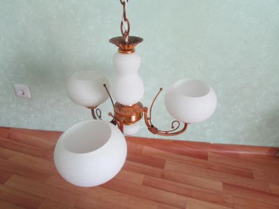 Лот: 9431675. Фото: 1. Люстра 3-х рожковая, потолочная. Другое освещение