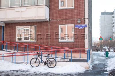 Лот: 20056591. Фото: 1. 1-комнатная квартира на ул. Урванцева... Квартиры, студии