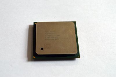 Лот: 11359181. Фото: 1. Процессор Intel Pentium 4 SL6RZ. Процессоры