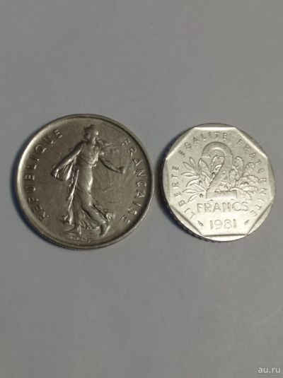 Лот: 18549003. Фото: 1. 2 франка 1981 и 5 франков 1970... Европа