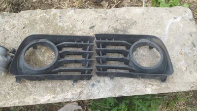 Лот: 17621118. Фото: 1. Решетка бампера Toyota Prius NHW20... Оптика и освещение
