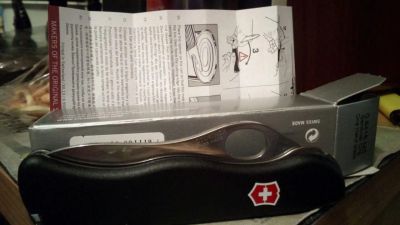Лот: 9528597. Фото: 1. Victorinox Sentinel One Hand... Ножи, топоры