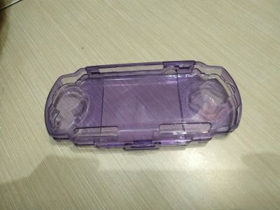 Лот: 17077506. Фото: 1. Пластиковый кейс для psp2000. Аксессуары для игровых приставок, консолей, геймпады