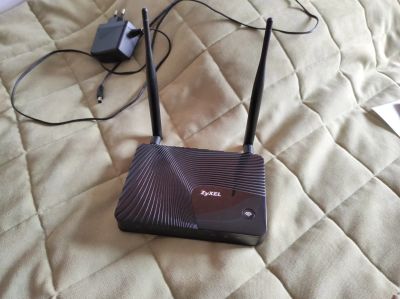 Лот: 17265985. Фото: 1. Wi-Fi роутер ZYXEL Keenetic Giga... Маршрутизаторы (роутеры)