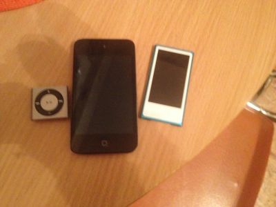 Лот: 4985384. Фото: 1. ipod touch 4 8gb. Плееры