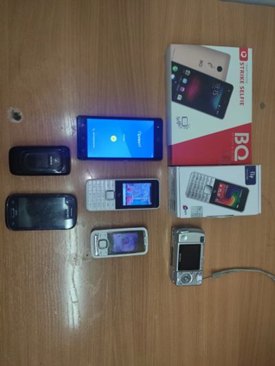 Лот: 15438870. Фото: 1. BQS-5050 + Nokia + fly + фотоаппарат... Смартфоны