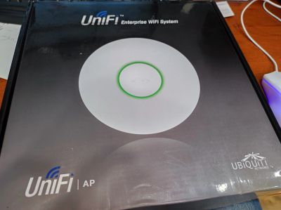 Лот: 18596803. Фото: 1. Wi-Fi точка доступа Ubiquiti UniFi. Маршрутизаторы (роутеры)