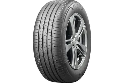 Лот: 19927263. Фото: 1. Bridgestone 265/60R18 110V Alenza... Шины