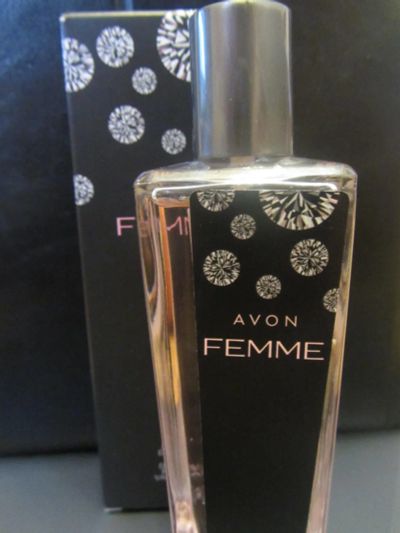 Лот: 6592351. Фото: 1. Avon Femme классика. Женская парфюмерия