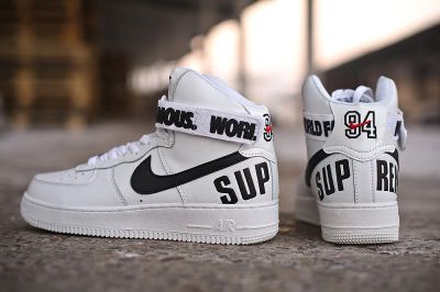 Лот: 8071299. Фото: 1. Кроссовки Nike Supreme x Air Force... Кеды, кроссовки, слипоны