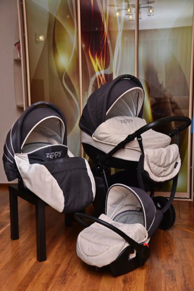 Лот: 12444865. Фото: 1. Коляска Zippy Tutiss 3 в 1. Коляски