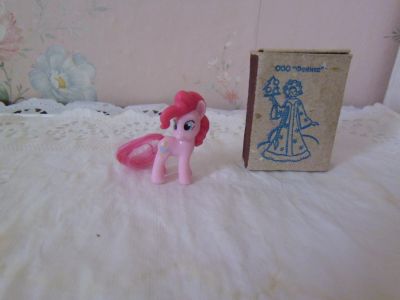 Лот: 13205062. Фото: 1. Киндер Пони-девочка. Игрушки
