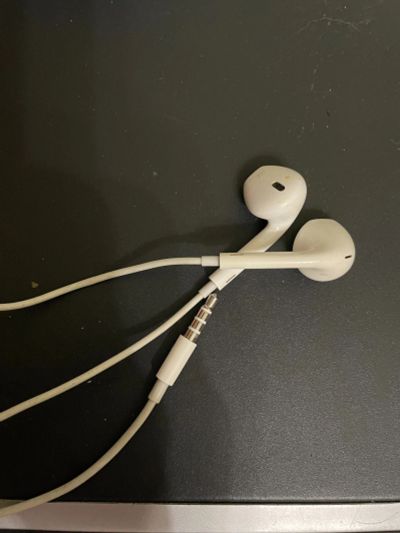Лот: 19454950. Фото: 1. Проводная гарнитура Apple EarPods. Наушники, гарнитуры