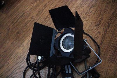 Лот: 11886525. Фото: 1. Студийный свет Ianiro 500W Minispot. Вспышки, осветители, рассеиватели
