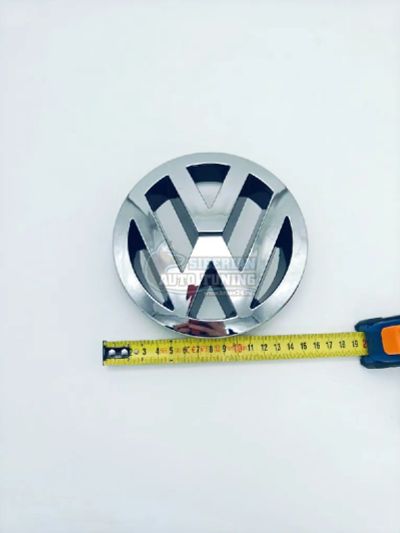 Лот: 24574856. Фото: 1. Эмблема Volkswagen Touareg 2002-2010г... Детали тюнинга