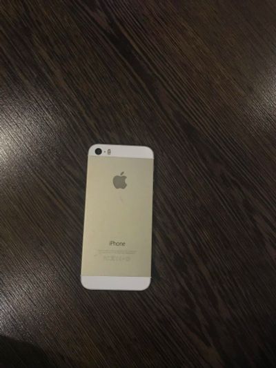 Лот: 10472979. Фото: 1. iPhone 5s gold. Смартфоны