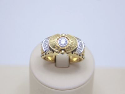 Лот: 13941542. Фото: 1. ЗОЛОТОЕ КОЛЬЦО С БРИЛЛИАНТОМ И... Кольца, перстни