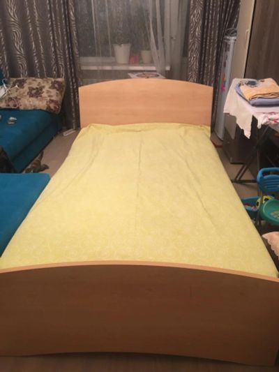 Лот: 15775225. Фото: 1. Кровать 1,5 спальную с матрасом. Кровати