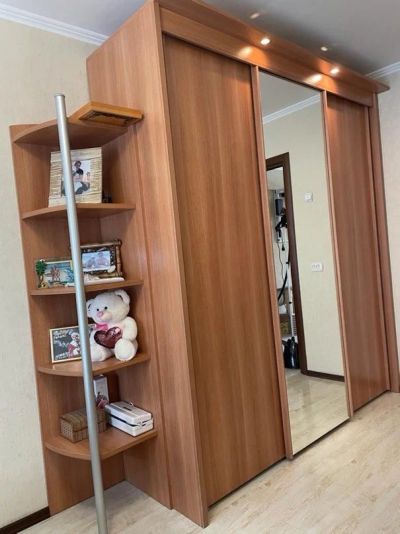 Лот: 17212913. Фото: 1. Шкаф купе и туалктный столик с... Шкафы, шкафы-купе