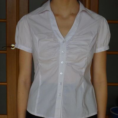 Лот: 11248867. Фото: 1. Белая рубашка с коротким рукавом... Блузы, рубашки