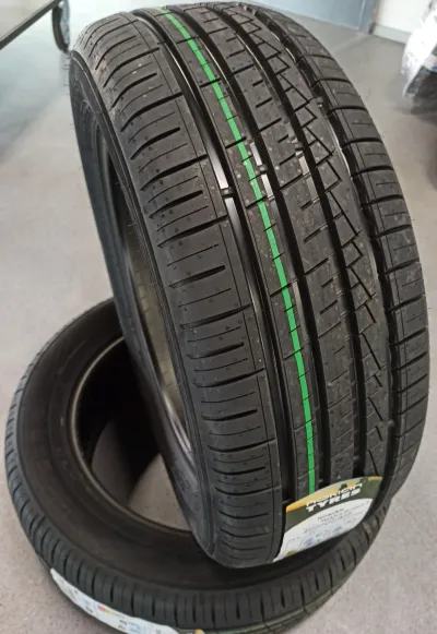 Лот: 19975648. Фото: 1. Nokian Hakka Green 3 215/55/17. Шины