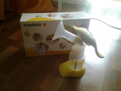 Лот: 10843787. Фото: 1. Молокоотсос Medela. Всё для кормления