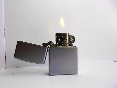 Лот: 4023389. Фото: 1. коллекционная зажигалка Zippo. Другое (коллекционирование, моделизм)