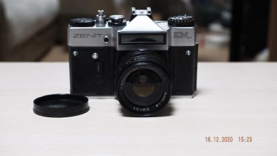 Лот: 17006544. Фото: 1. Фотоаппарат "Зенит ЕМ" с объективом... Плёночные зеркальные