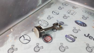 Лот: 23584227. Фото: 1. Поршень с шатуном Suzuki Swift... Двигатель и элементы двигателя