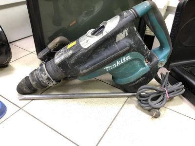 Лот: 14996614. Фото: 1. Перфоратор сетевой Makita HR5211C... Электроинструмент