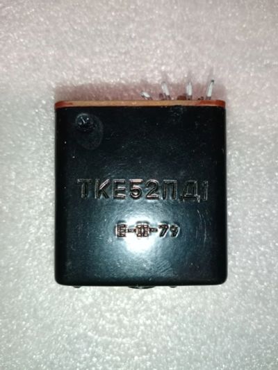 Лот: 16962750. Фото: 1. Реле ТКЕ52ПД1. Реле, тумблеры, переключатели