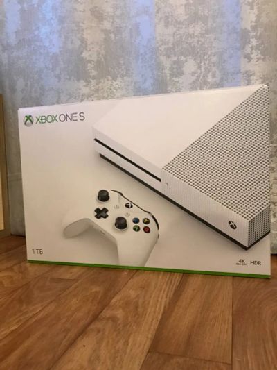 Лот: 19415655. Фото: 1. Xbox One S 1TB. Игровые приставки, консоли