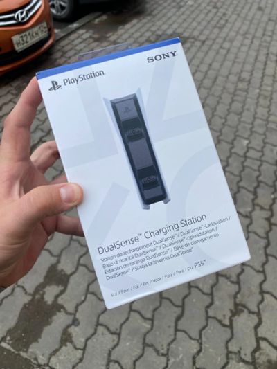 Лот: 17795348. Фото: 1. Зарядное станция Sony для двух... Аксессуары для игровых приставок, консолей, геймпады