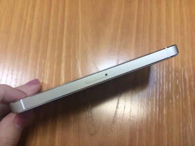 Лот: 9073305. Фото: 1. iPhone 5s Gold 16Gb. Смартфоны