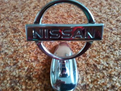 Лот: 6386038. Фото: 1. Nissan шильдик. Наклейки автомобильные