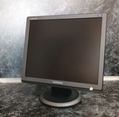 Лот: 25610179. Фото: 1. Монитор Samsung 931BF 19". ЖК-мониторы