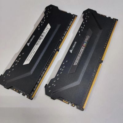 Лот: 19912376. Фото: 1. Модули памяти 2*8GB DDR4 Corsair... Оперативная память