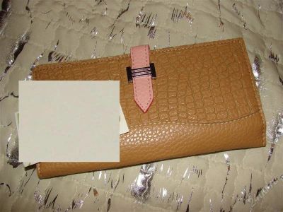Лот: 2340580. Фото: 1. кошелек бежевый Hermes. Бумажники, кошельки, портмоне