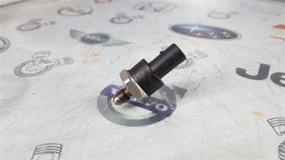 Лот: 23587509. Фото: 1. Датчик давления топлива Audi A6... Электрооборудование