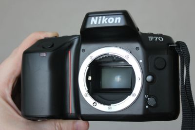 Лот: 17183500. Фото: 1. Фотоаппарат Nikon F70 (Japan... Плёночные зеркальные