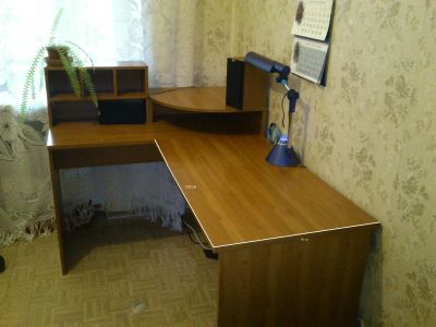 Лот: 3456669. Фото: 1. Стол компьютерный угловой с тумбой... Компьютерные и письменные столы