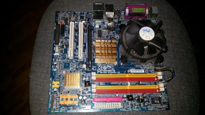 Лот: 6230621. Фото: 1. Материнская плата Gigabyte GA-945GM-S2... Материнские платы